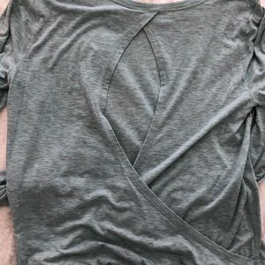 Lululemon open back tee size 6